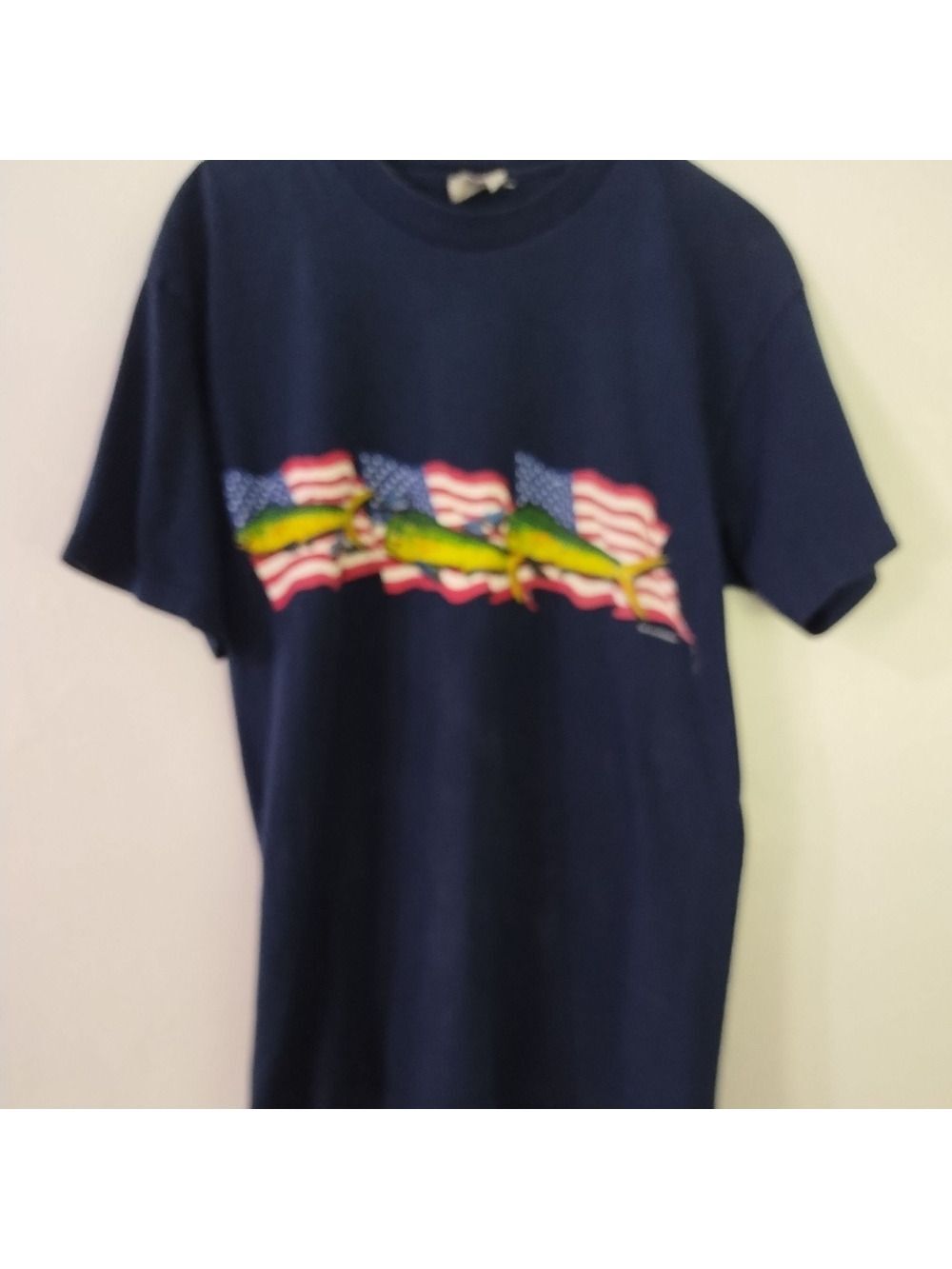 T-shirt with American flags and mahi-mahi, Dorado. Size small